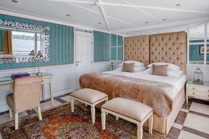 Accommodation on River Tosca